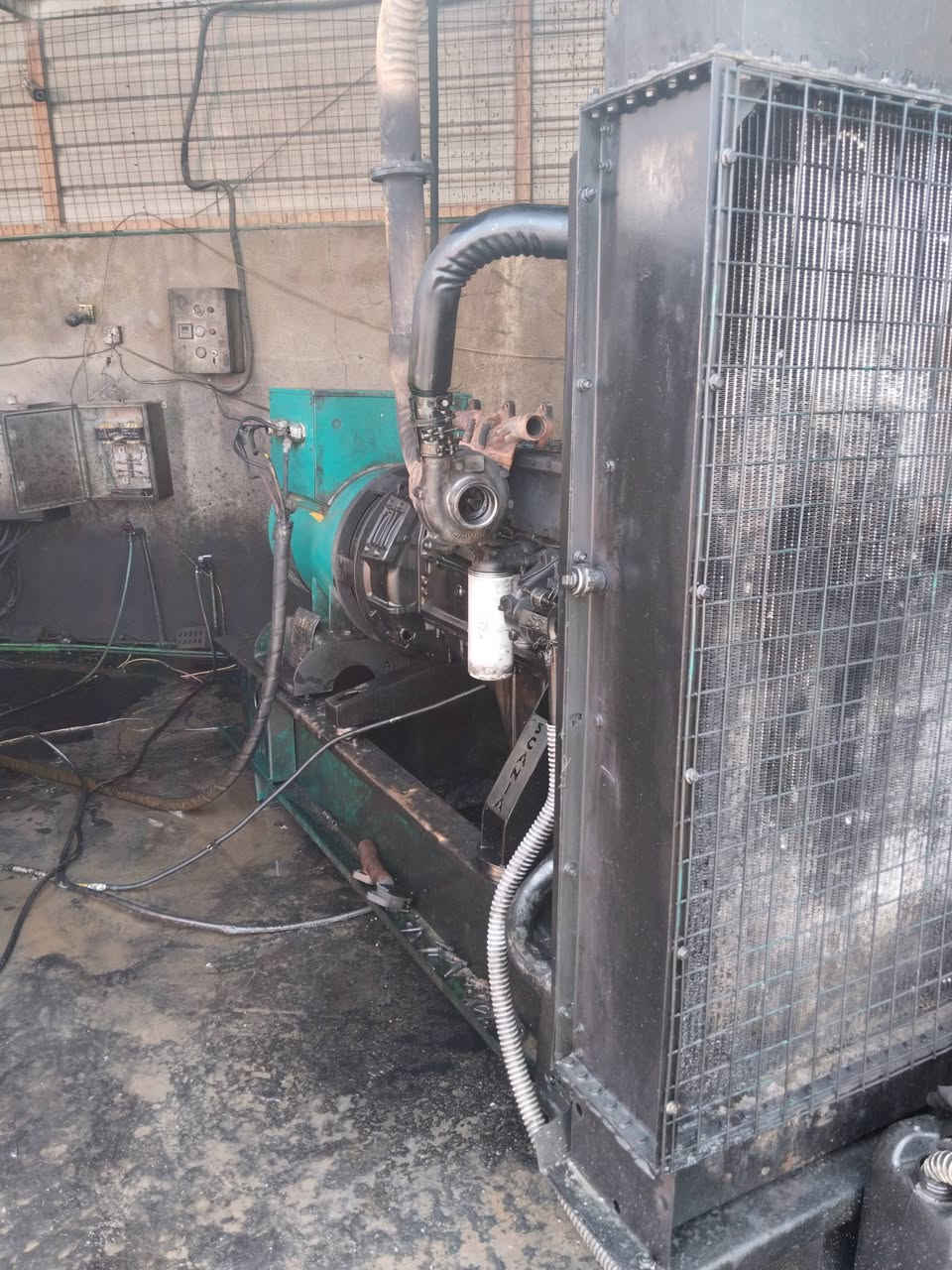 السلام عليكم توليد وشاصي وراديتر للبيع توليد ٣٠٠ كيفي بلادي شغال وراديتر جبيره حلوه لا حماوه ولا شي خير من الله للستفسار اتصل علا الرقم ......‏‪0770 253 1642‬‏ مالك الزيرجاوي
