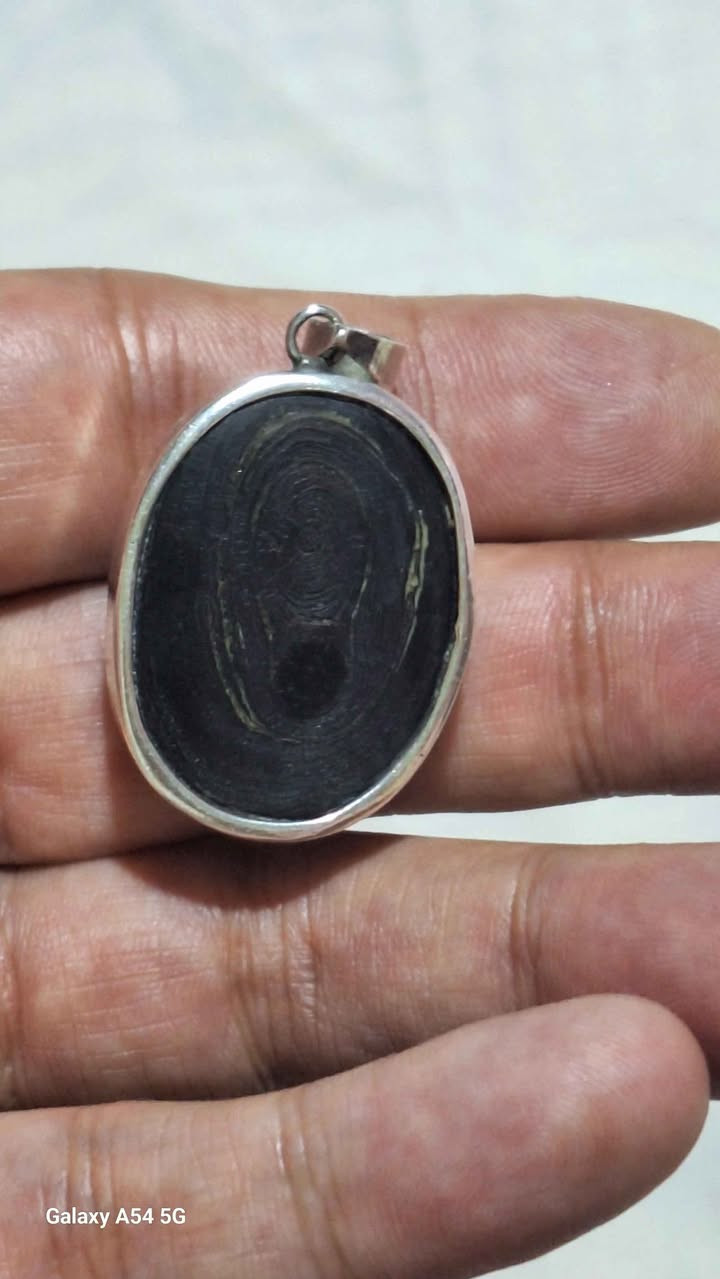 تعليقة  فضه متوجه بقطعه من اليسر  ( المرجان الأسود )  حجم راهي  وزن ١٠ جرام القاهرة, مصر


**إذا كنت صاحب هذا الإعلان وتريد حذفه لأي سبب، رجاءا أرسل رسالة إلى الدعم الفني**