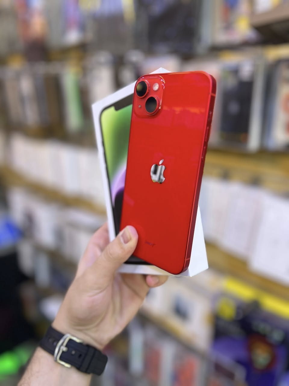 ايفون 14 بلاس (ايسم) ذاكرته 256 و بطاريته 93‎%‎ الجهاز نظافته مية بالمية و ملحقاته كلللها كاملة و بي ضمان خمس ايام 
سعره 525 الف 
العنوان بغداد / البياع / شارع عشرين / قرب قاهر الاسعار
للاستفسار على الرقم ***********
