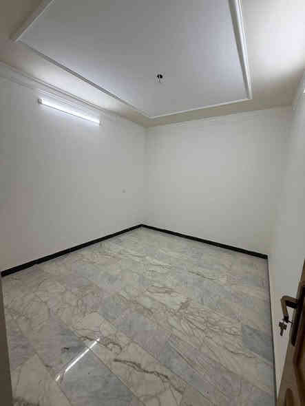 سلام عليكم مشتمل للبيع. المساحه 60 متر 
الواجهه 4. متر.  والنزال. 15   متر.  بناء حديث زيرو 

المحتويات استقبال ومطبخ وحولي وثلاث غرف نوم 

الموقع. الطالبيه مربع خلف شارع سعد مبارك لاستفسار اكثر 

لاتصال او مراجعه  مكتب لأقمار للعقار 

***********☎️
