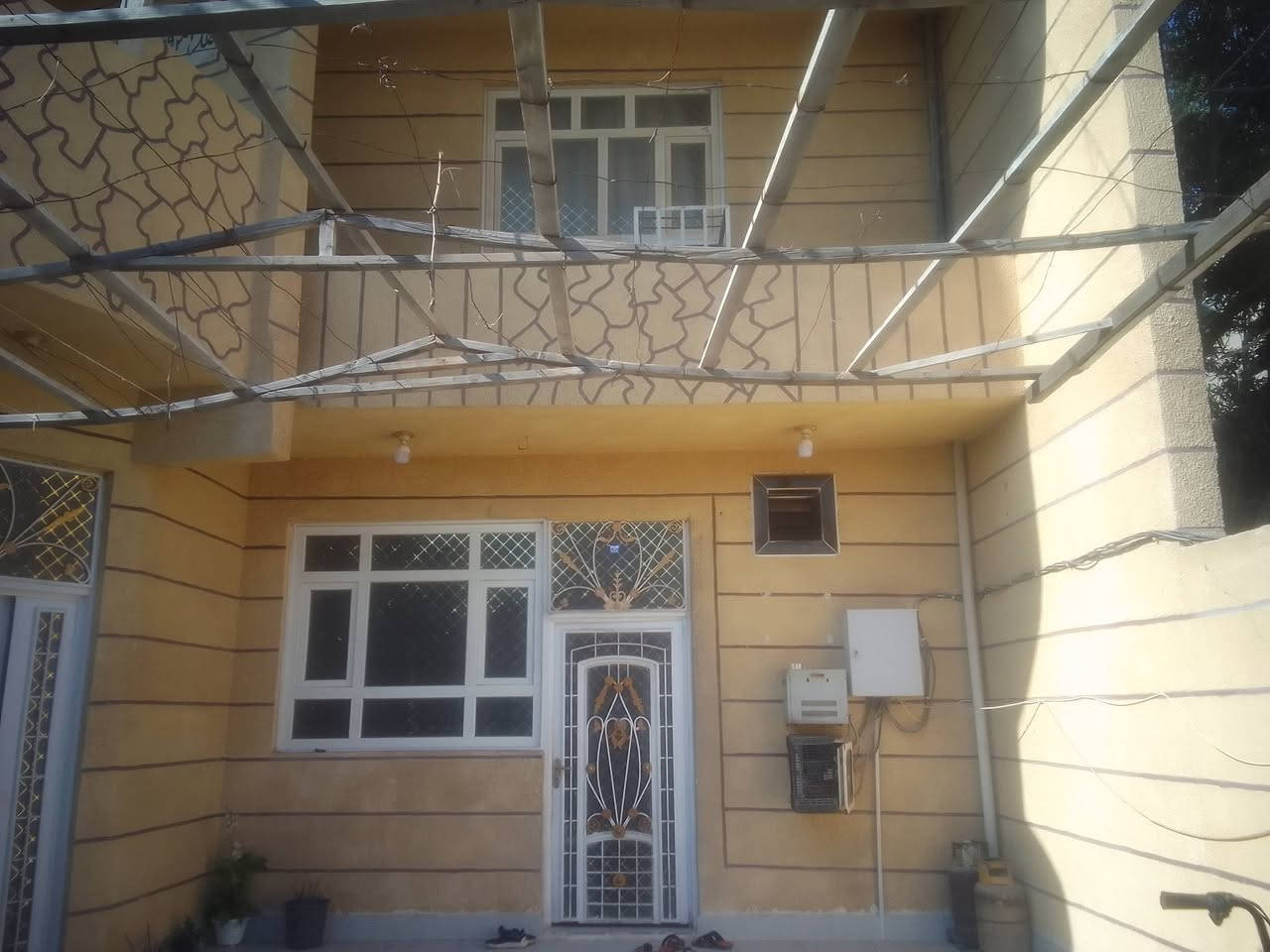 بسم الله الرحمن الرحيم دار للبيع في ديالى بهرز خلف الجامع الكبير جامع مله روزي مساحه 255م طابقين بناء حديث كامل مكمل للاستفسار الاتصال على الرقم ***********
