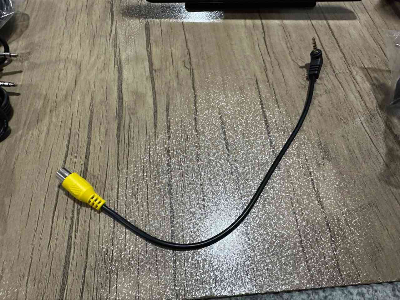 سیستەمی کارپلەی و ئەندرۆید ئەوتۆ هەموو بەرنامەکان لەسەری ئیش ئەکەن و جیپی ئێسە

شاشەیەکی فول ئێچ دی هەیە 

سیستەمی سەوتی تیایە 

هیچ جۆین و وایەرێک دەرناکەوێ تەنها بە شوێن چەرخ ئیشی پێ بکەی

بالەی ئەوروپی بەکارنەهاتوە تەنها بۆ تێست کراوەتەوە

هەموو ئەشیاکانی خۆی لەگەڵە
٤٠ هەزار السليمانية, العراق


**إذا كنت صاحب هذا الإعلان وتريد حذفه لأي سبب، رجاءا أرسل رسالة إلى الدعم الفني**