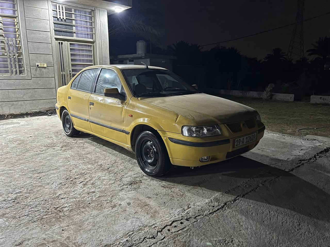 للبيع فقط 
سمند 2012
كير مكينه مكفولات
دواخل جديده
تدفئة تبريد شغال
هيئه غرمات مصفره
بين قوسين سياره جاهزه للشغل 
السعر  34 وبيه مجال بسيط 
***********
