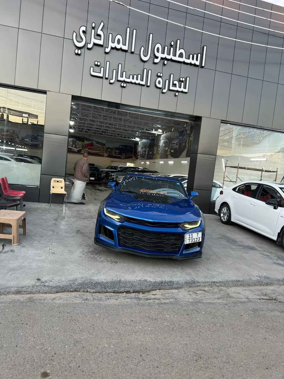 السلام عليكم كمارو 2016 كلين  بل عراق صاير بيها صبغ باب السايق والبنيد محدث كير مكينة كفالة شاصي لغد ايرباكات كلها سليمة السيارة عليها برمجة وصوت وهواي اضافات  مكان السيارة بغداد البياع وهذا رقمي *********** السعر 112 وبيها مجال بسيط
