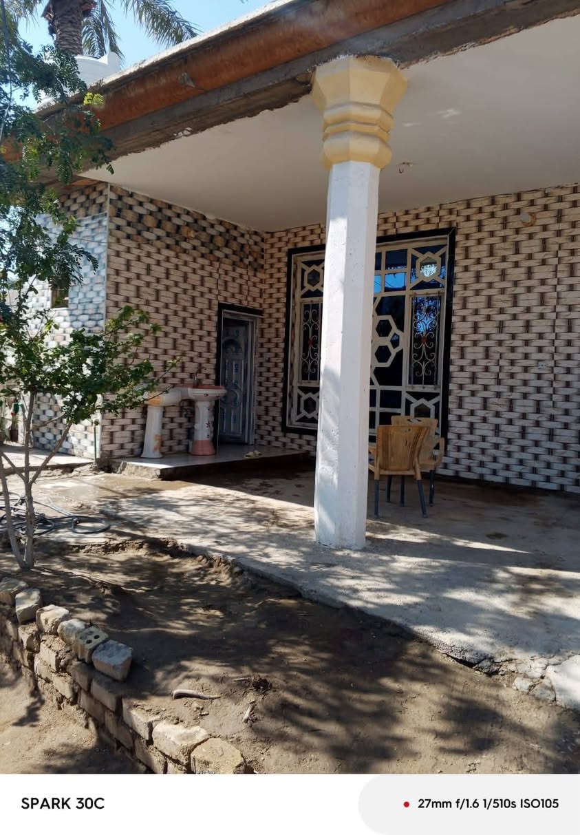 دار للبيع طابو زراعي سند 25 مساحة 350 م
مظيف كبير مع صحيات خارجية 
غرفتين نوم 
هول مطبخ مجمع صحيات 

العنوان شارع العلوية الشريفة عليها السلام 

***********
