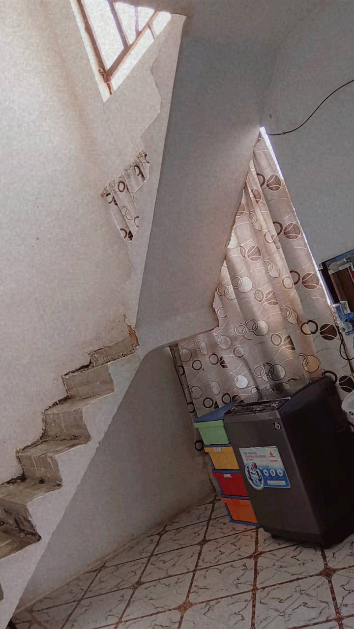 السلام عليكم بيت للبيع أبو غريب حي الشهداء بناء جديد
المساحة 120 متر طابقين قرب جامع الرحمان الرحيم والسوق 
طابو صرف تحويل ثاني يوم افتحلك بيان السعر 105وبي مجال بسيط مراسله واتساب *********** اوو مراسله خاص