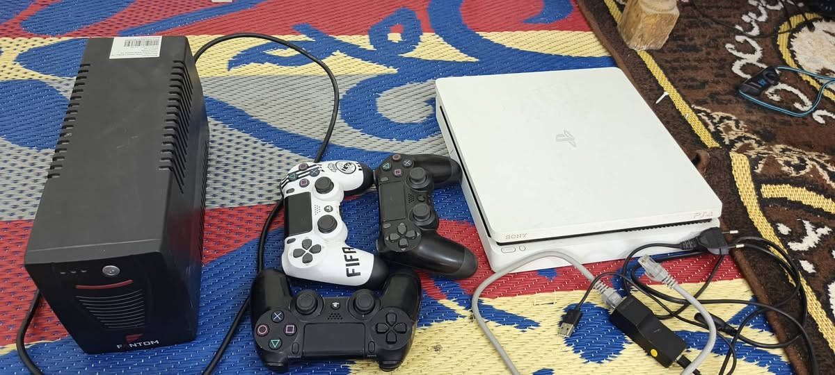 بلي فور مهكر ألعاب تخبل بيس و جي تي أي و إله الحرب و سبايدرمان بيتر و سبايدرمان مايلز مع يو بي إس السعر 325 مع يدات 3 و يو أبي إس رقمي واتساب فقط راسل***********
