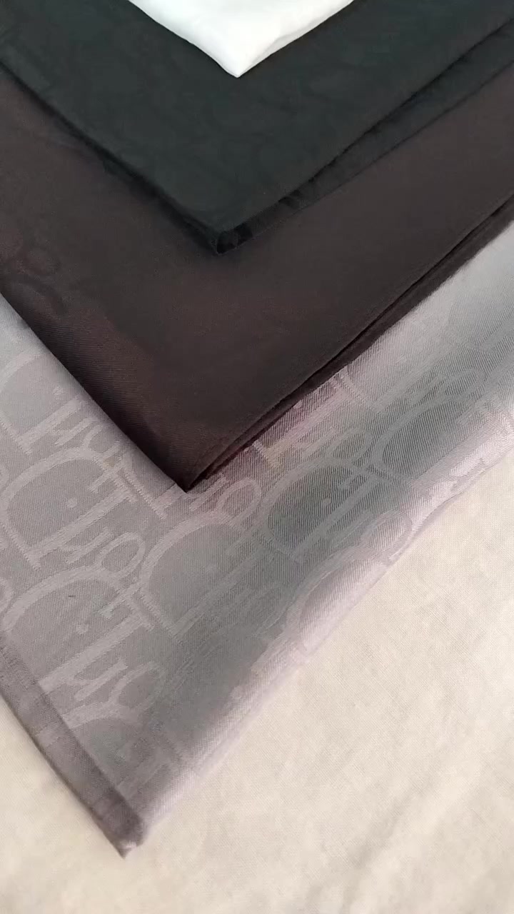 ربطه ديور 🔥✨ 
قياس 100 سم 
من حجابات ماركه 
@إشارة


**إذا كنت صاحب هذا الإعلان وتريد حذفه لأي سبب، رجاءا أرسل رسالة إلى الدعم الفني**