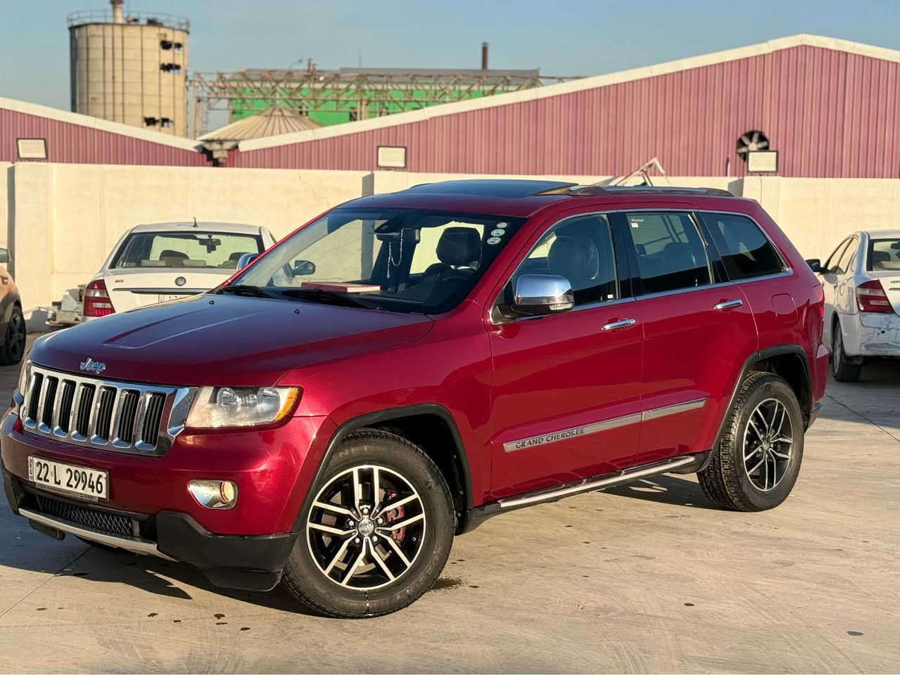 جيب لاريدو ٢٠١٢ السعر ١٨٢
فول مواصفات بانوراما
مري قلاب ع بك دمام بلصندوق
٣بصمات
كشنات جلد وخزن وهيتر
محرك مامفتوح 
بيها بوند كلير فقط
السياره وضع شركه جديده
طخم تايرات جديد هزه وفحص وسنويه جديد
مكاني حي التاميم
***********
*********** موصل, نينوى
