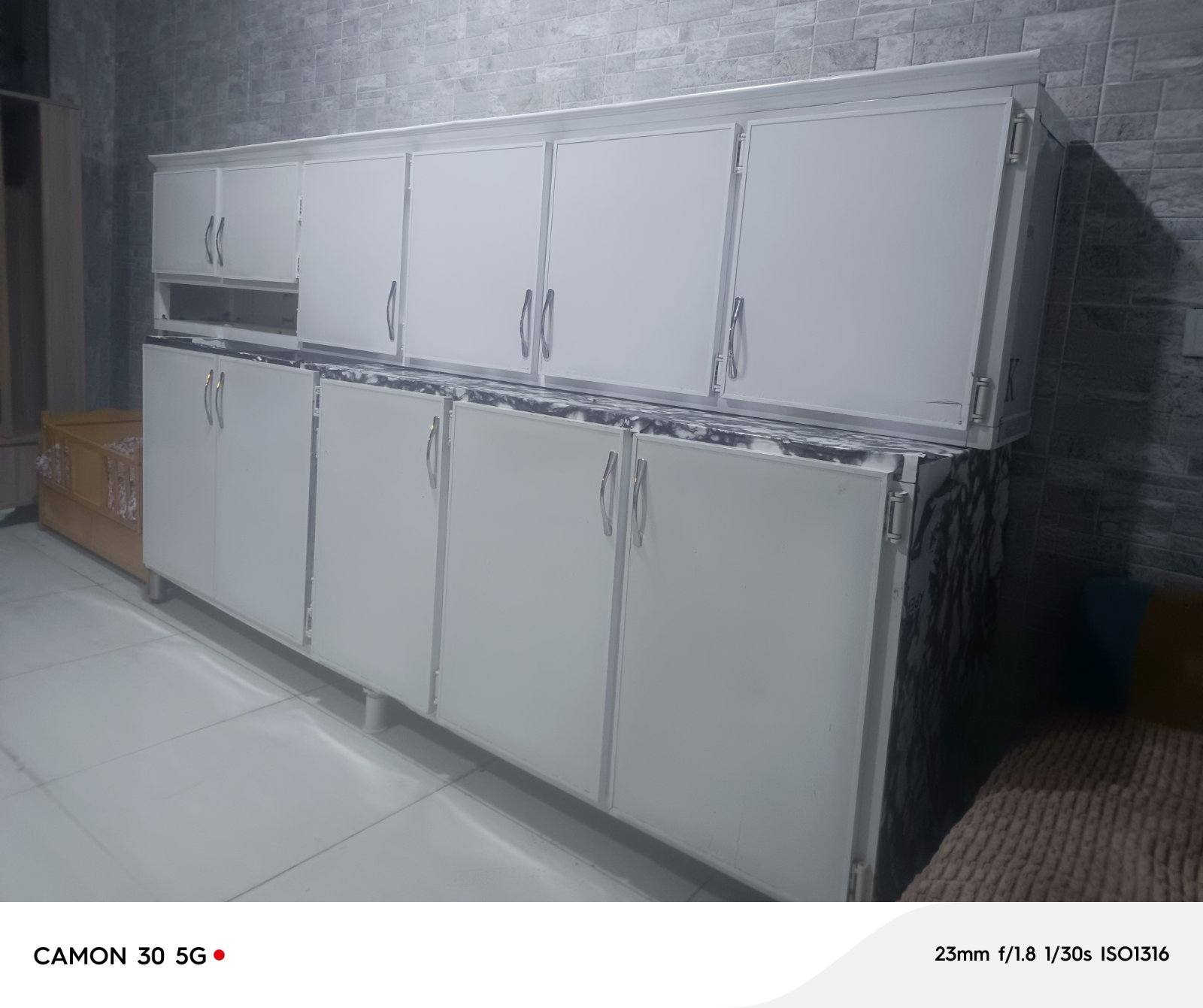 که وانته ر ئه له منویۆم پا کو جوان بیعه یب شوێن ته باخ و موڕه شه حی هه یه بۆفرۆشتن
قیاس:ژێری :٢م و به ٦٠سم :سه ره وە ی :٣م 
نرخ:١٢٠هه زار
شوێن:سلێمانی 
تیل:*********** السليمانية, العراق
