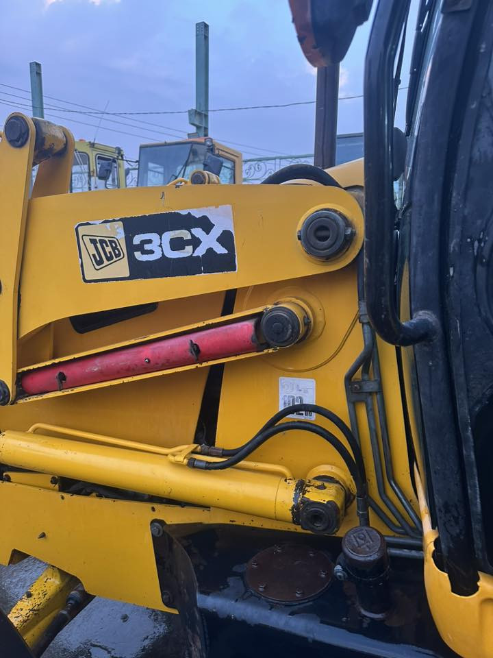 جي سي بي موديل 2007
كير راجز 4نمر
دكمت طسه تبريدبلاد
سلايت كماشه 
مكفوله كفاله 
مكانه بالنجف(***********)
(***********)
