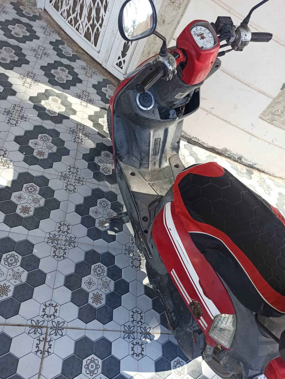 السلام عليكم دراجه بوليس للبيع ماخذه وكيل ارقام مطابقه مكينه مملعوب بيه بل جيس كشر جدن نظيف مامتعوبه نظيفه جدن مكاني حله ورديه خارج البونافع السعر ٩٥٠   للتواصل ***********
