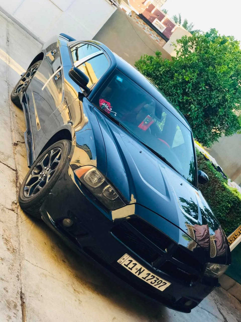 السلام عليكم جارجر 2012 SXT بلاس فول مواصفات  محرك 3600 كير طياره 8 نمر كير محرك صدر تبريد ثلج تخم تاير جاهز رقم بغداد الجديد شرط التحويل المواصفات خزن ميموري كلاص حار بارد كشنات كهرباء ± تدفئه جلد ستيرن كهرباء بريك بانزين كهرباء رادار جوانب شاشه كبيره مري قلاب عل بك تشغيل عن بعد وبعد بيها مواصفات بيها 4 قطع بدون دواخل ماشيه 170  مكاني صلاح الدين مكيشيفه للبيع أو مراوس بجارجر أوباما غير لون فقط السعر 136 وبيها مجال  ***********

