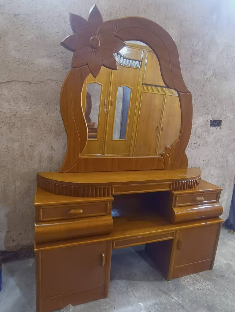 غرفه تسكام داخل وخارج صاج مكانها حله السعر 850وبيها مجال 
رقم *********** حلة, بابل
