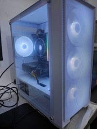 للبيع كيس + مونتر  الكيس مواصفاتها CPU AMD Ryzen 5 3500  GPU RX 6600 8...