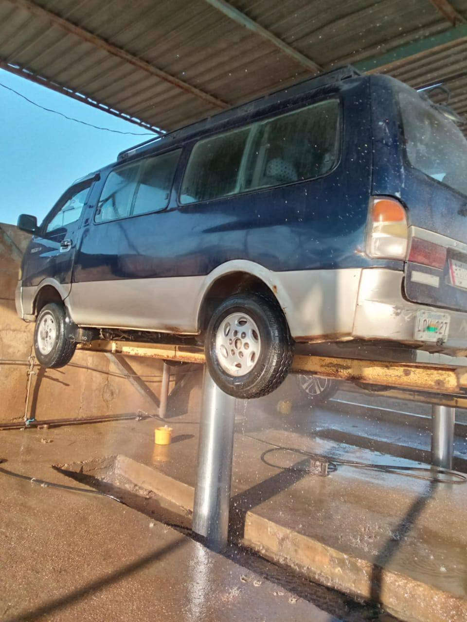 السلام عليكم 
بريجو96 سياحي تخم تاير جديد مكينه كير اكسل مكفول
شنويه ل27 بسمي تحويل ثاني يوم
السعر 65 بيها مجال 
او مراوس بستاركس
***********
***********
