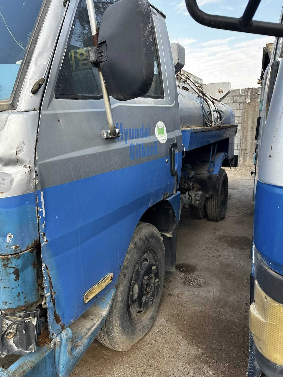 للبيع موديل 1995 عملية كاملة شغال سعر 80 ورقة بي مجال ***********
