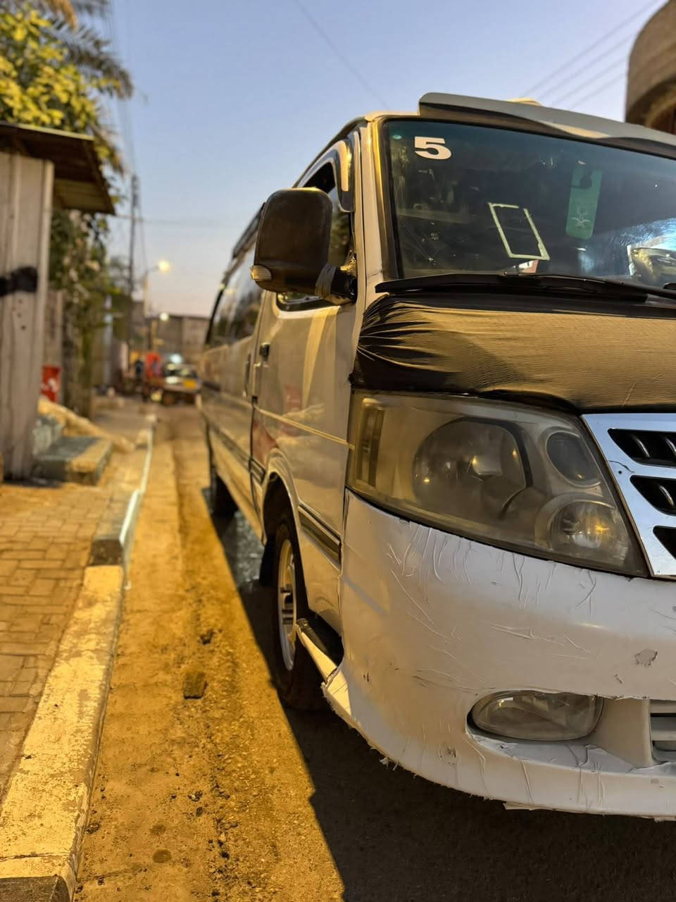 السلام عليكم فتون موصليه للبيع سياره جاهزه مكينه كير اكسل حلوات تخم تاير حداده جدد العنوان بصره سعر 40اوبيها رقم ***********

