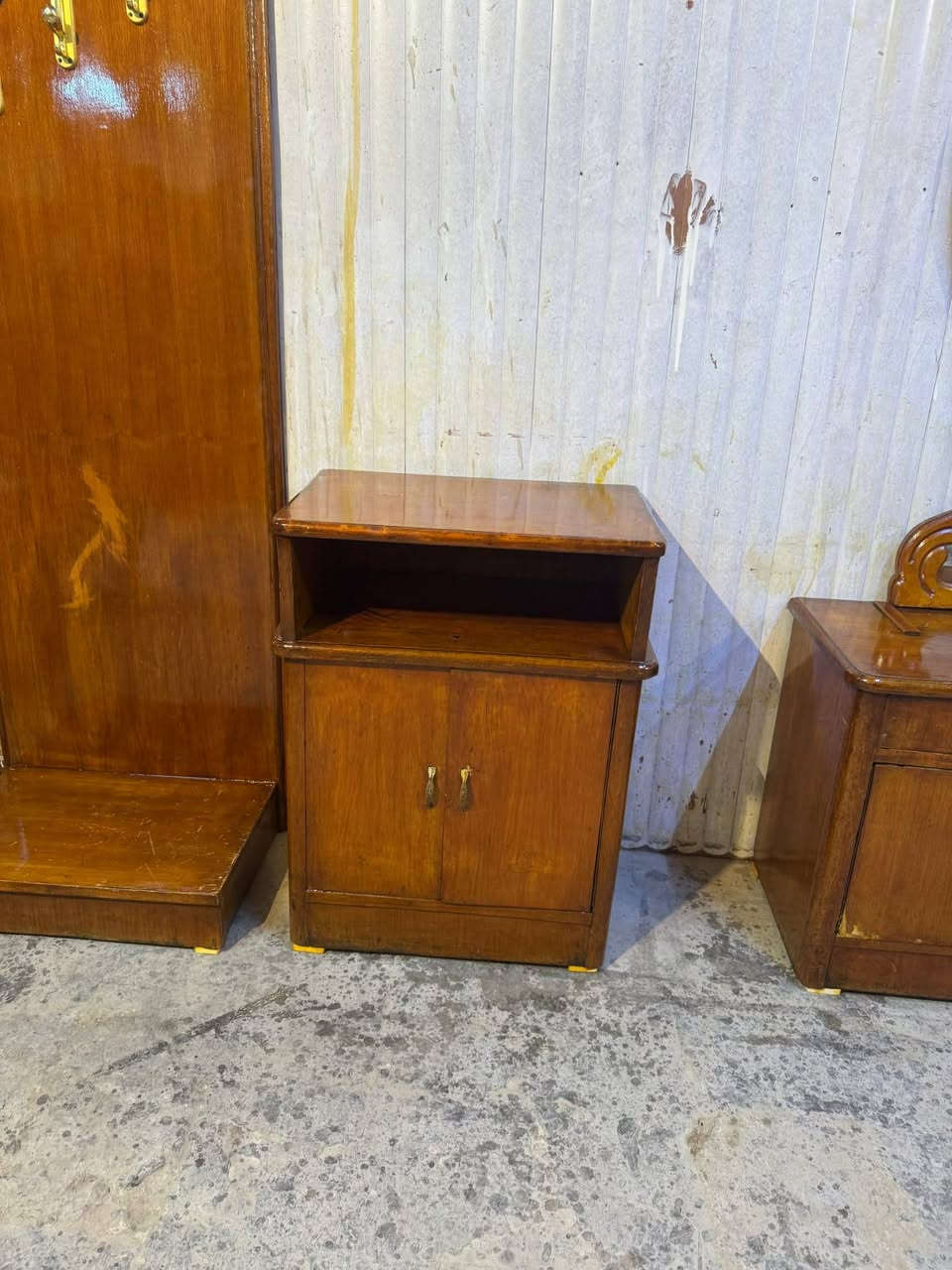 غرفه اخشاب  صاج خارج والداخل   وخشب قوي واخت الجديدة ونظيفه كولش اي كسر او ضرر ما بيها
  نسبة نظافتها 95 /100  وأكثر 
 الغرفه ولا غلطه بيها و بالعافيه على لي ياخذها 
 الظهر جرجوبه براغي  القاعدة بلوك سقف بلوك   
السعر 650  فقط  
 العنوان بغداد الجديدة لامين الثانية اكو توصيل هم موجود


**إذا كنت صاحب هذا الإعلان وتريد حذفه لأي سبب، رجاءا أرسل رسالة إلى الدعم الفني**