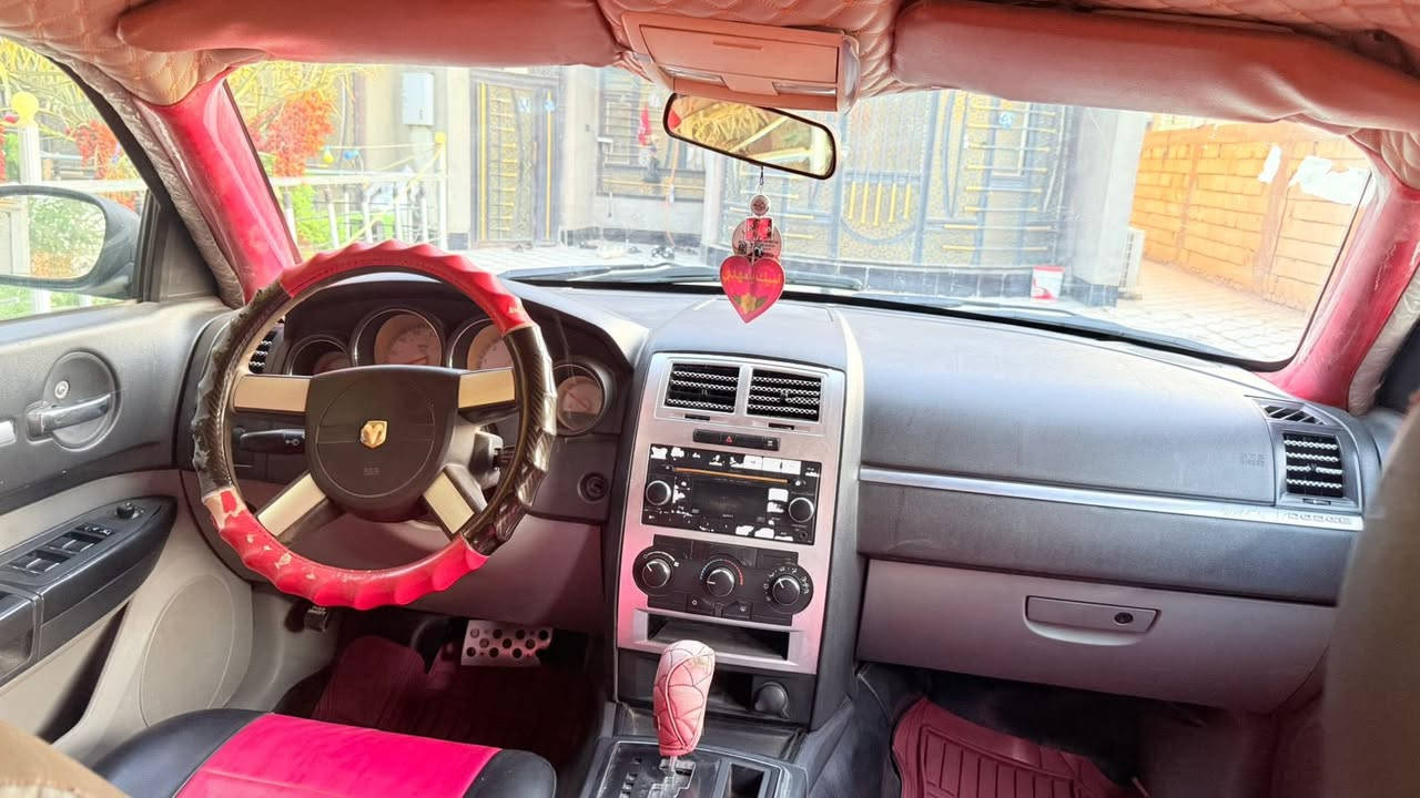 السلام عليكم ورحمة الله وبركاته شارجر مديل 2009 رقم ربيل السعر 90 جاهزه تبريد تخم تاير بيهه باب مبدل او بيهه رش صبق بحزامهه جماليه العنوان ذي قار الفهود ***********
