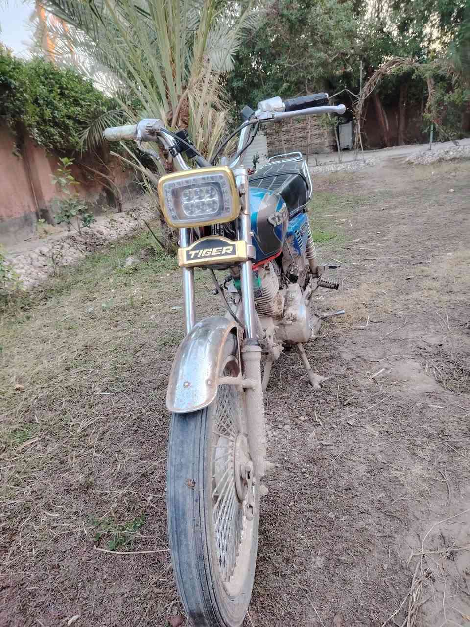 سلام عليكم من رخصت صاحب الدمن دراجه 4كير للبيع كلك اكفلك من سرقه عوزهاا شغلات بصيطه سعر 200 قرب العلويه شريفه ع ***********
