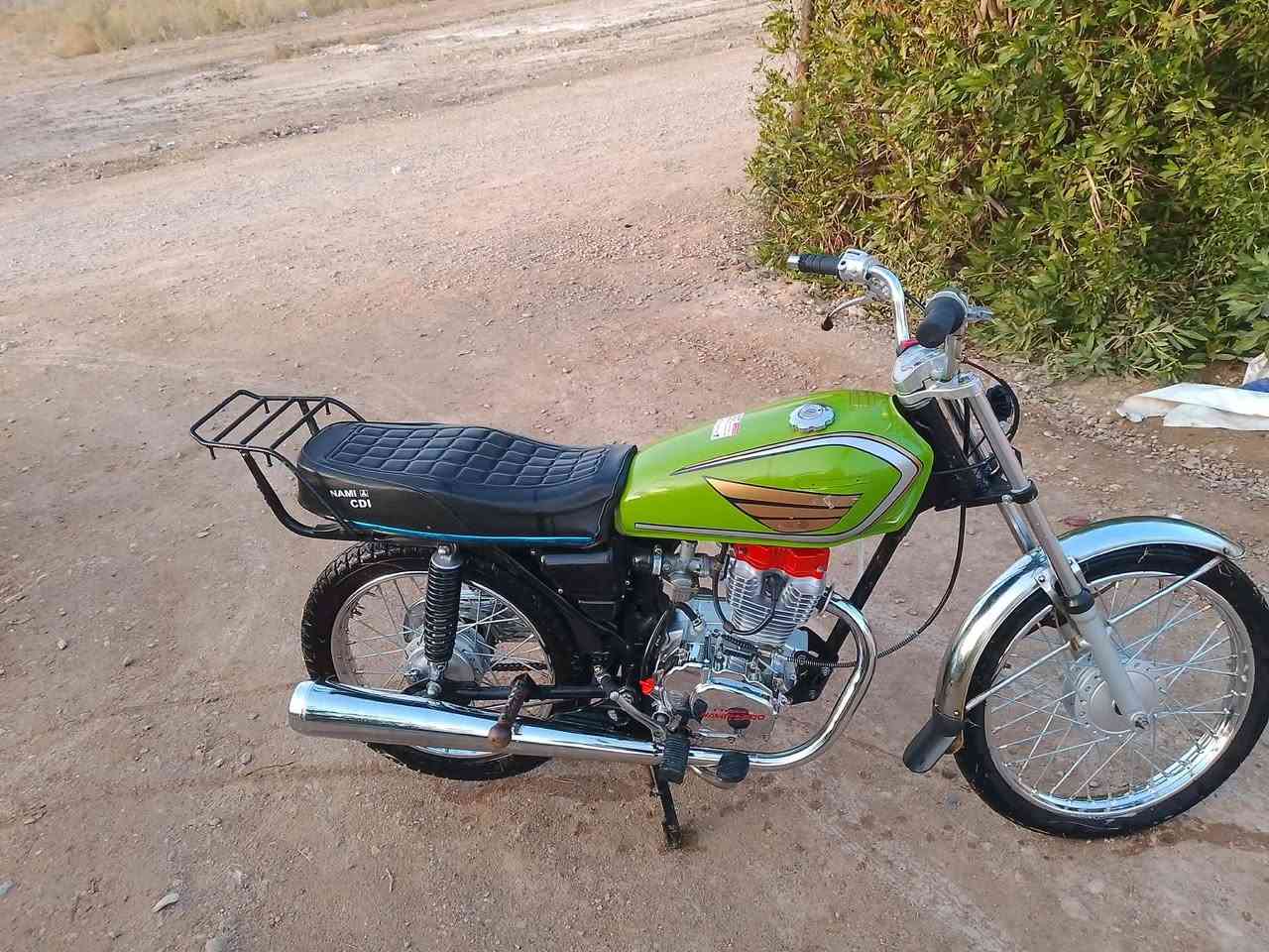 سلام عليكم دراجه لبيع بدون وراق صارله شهر معمره لي يريده يتواصل وياي سعر مناسب او يتصل علا رقمي *********** دراجه حلوه ورزنه الله شاهد
