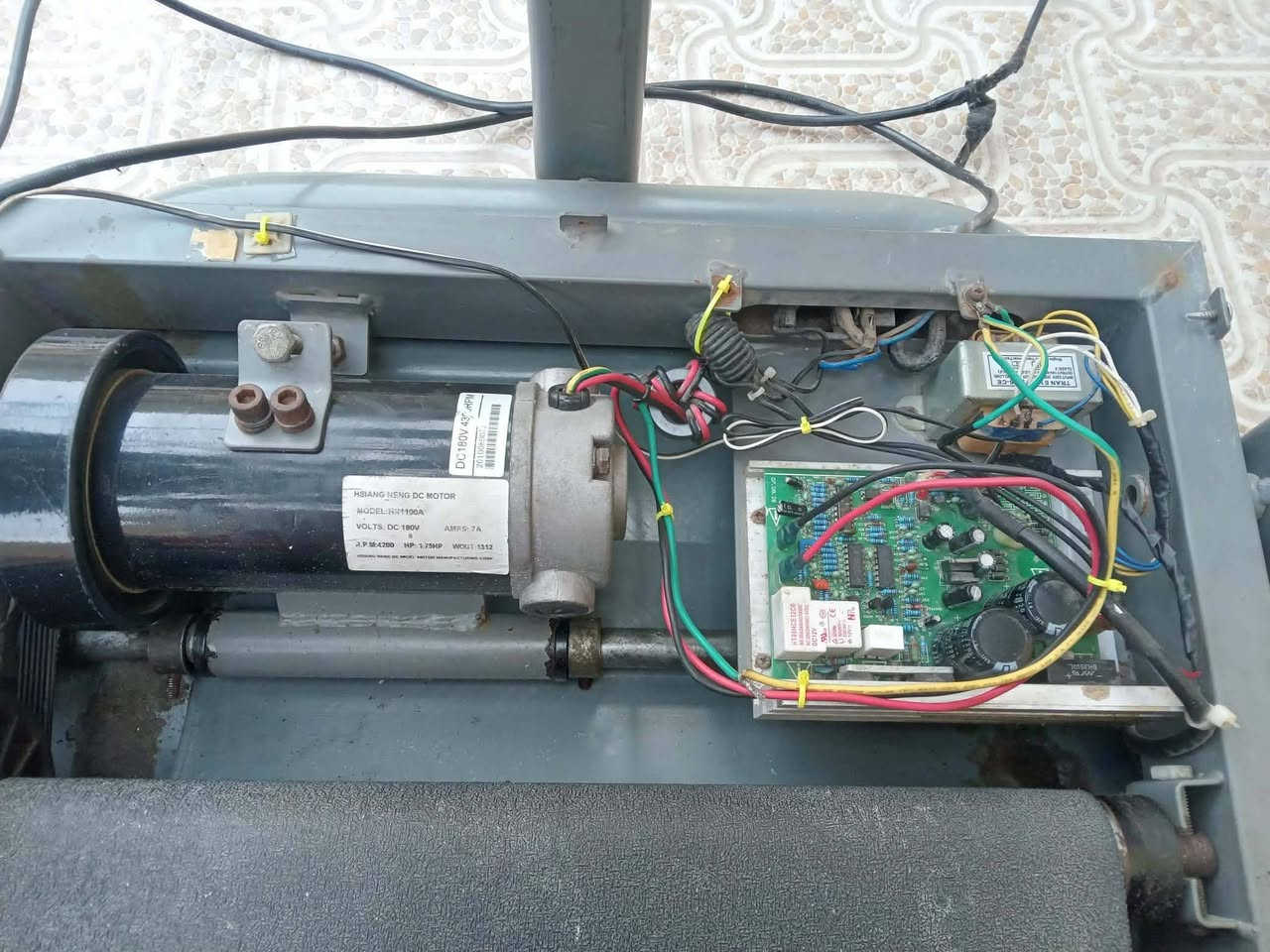 جهاز كهربائي السعر 150 بي مجال قليل شراي يتصل ***********
