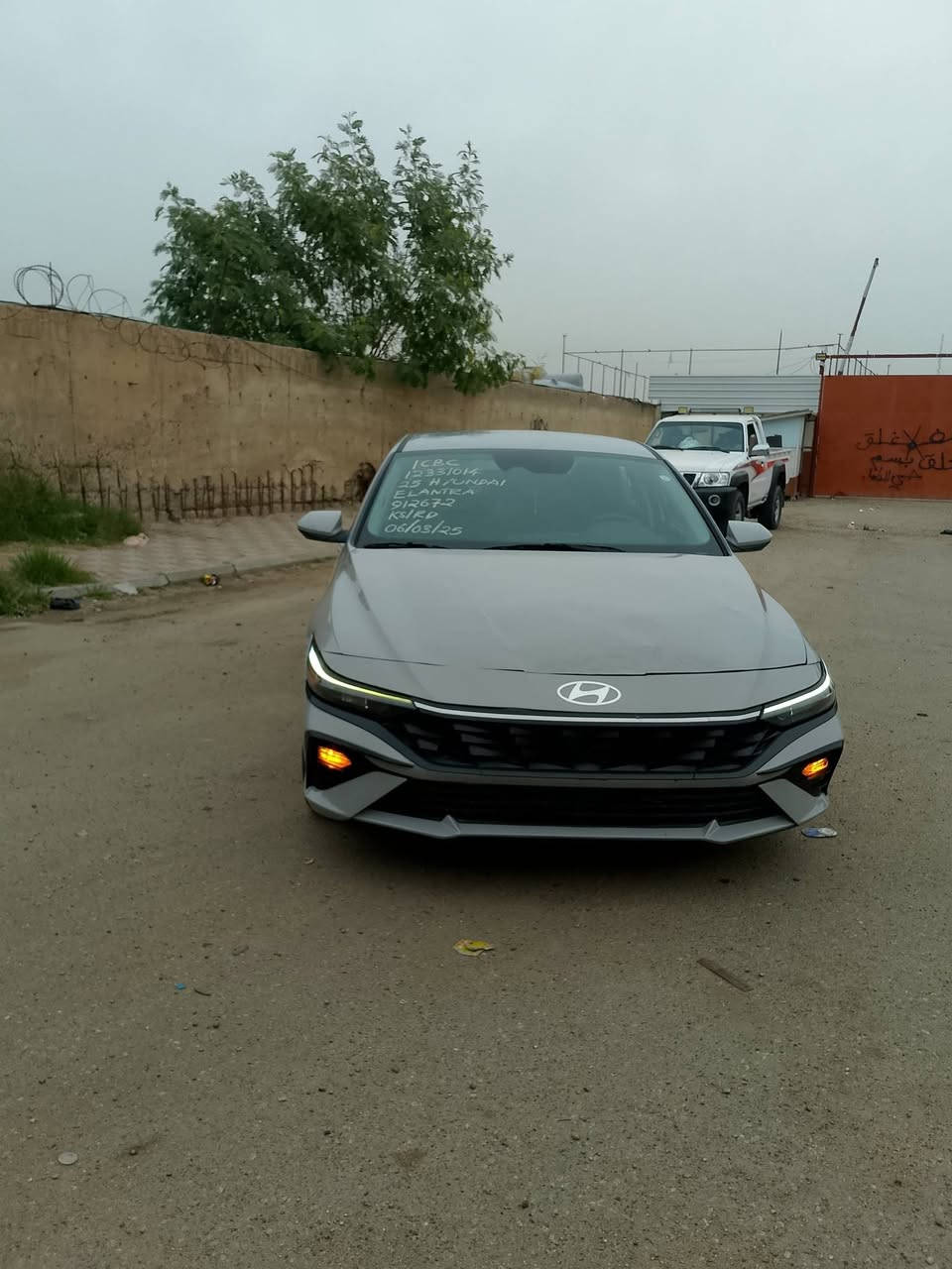 السلام عليكم للبيع دخول جديد  موديل 25ماشيه 20m حادثه طخه بل بنيد معمر بارد بدون اي  دواخل سعر 145وبيه مجال بسيط مكاني بغداد حي العامل ‏‪***********‬‏
بصمه 
رادار بل مري 
رادار امامي 
رادار خلفي يداة ترحيب 
جنطه ذكيه 
تشغيل عن بعد 
منافذUS
