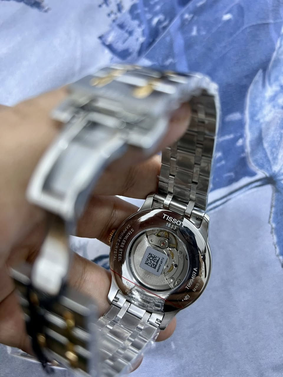 ساعة Tissot أصلية – فخامة الساعات السويسرية 

 ساعة تجمع بين الأناقة الكلاسيكية والدقّة السويسرية، من طراز Tissot Chemin des Tourelles Powermatic 80.
تصميم راقٍ باللون الفضي والذهبي الوردي، وساعة تعمل بنظام أوتوماتيك بمحرك Powermatic 80 الذي يمنحك احتياط طاقة يصل إلى 80 ساعة 

 المواصفات:
 •  الماركة: Tissot
 •  الصناعة: سويسرية أصلية
 •  النظام: أوتوماتيك (Powermatic 80)
 •  اللون: سيلفر مع لمسات ذهبي وردي
 •  الهيكل والسوار: ستانلس ستيل ثنائي اللون
 • قطر الساعه : 42
 •  مقاومة للماء

 السعر: 750 الف عراقي فقط 
 للتواصل: عبر الخاص او واتس اب
***********
