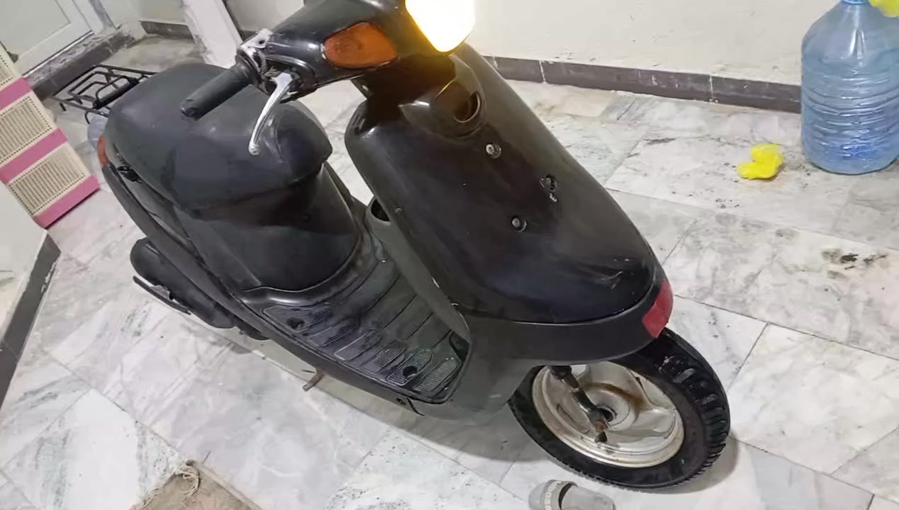 سلام عليكم دراجه بتره للبيع دراجه نضيفه مفتوحه كهربائيات شغاله السعر٢٢٥وبيهه مجال مكاني ناصرية مركز رقمي ***********
