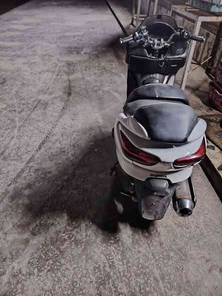 سلام عليكم دراجه فورزه08للبيع الدراجه نضافت كفراتها 70‎%‎شلعه معدل كهربائياتها كلها شغاله بس الدكمه مال جكمجه عاطله الباقي كله شغال مكاني بغداد المدينه سعرها 700وبيها مجال الاتصال ***********بي واتساب
