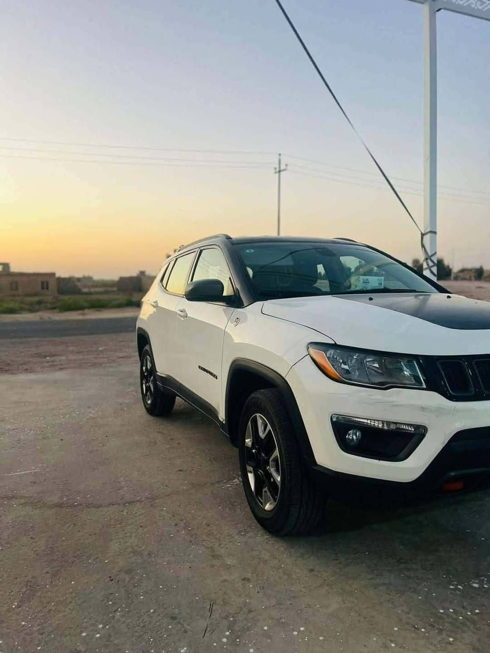 السلام عليكم ورحمة الله وبركاته 
للبيع
جيب كومباس موديل 2018
رقم بغداد انكليزي
حره بأسمي
تحكم ستيرن
تبريد قطعتين
تشغيل عن بعد
المواصفات هوي بيها
ضربتها موضحه ب السونار 
وبيها جكه ب الباب الخلفي ترجع بارد
السعر 110
المكان فلوجه
للاستفسار ***********
تجي تشوف بعينك وتقتنع اتفقنا تاخذها وتروح
