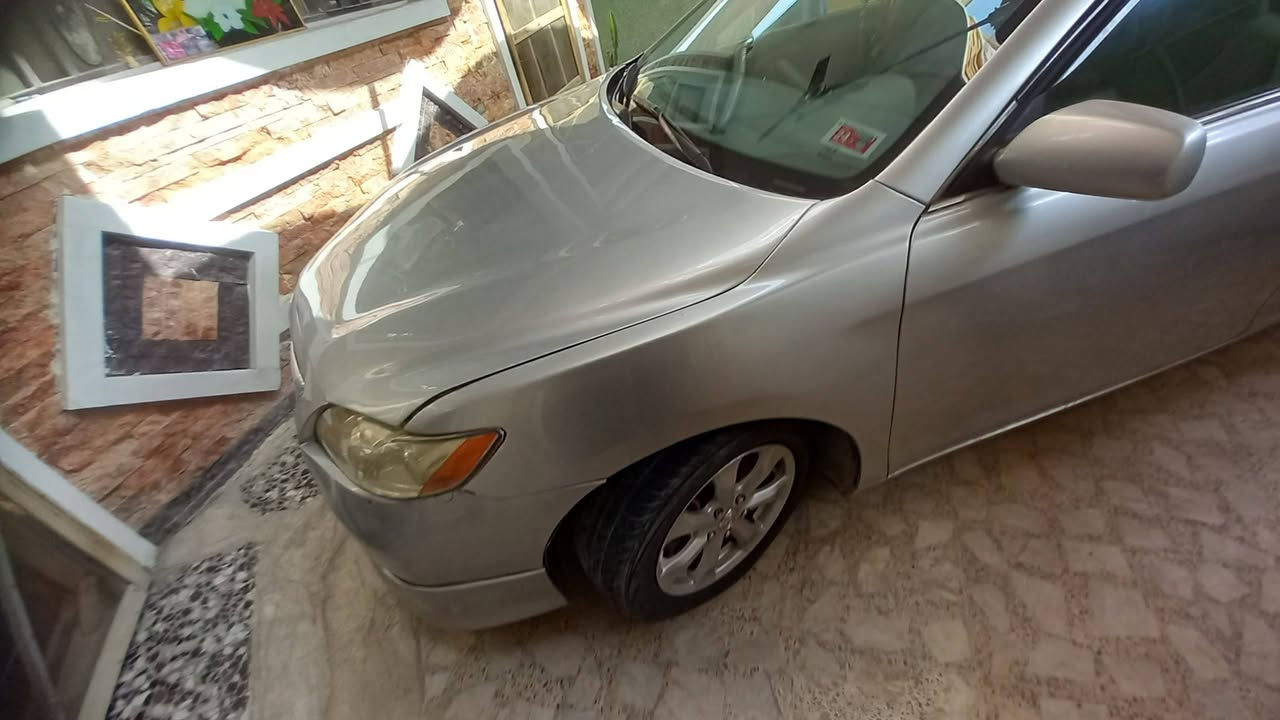 السلام عليكم كامري موديل ٢٠٠٧ أمريكي بأسمي سنوية لغاية ٢٠٣٠رقم بغداد ت ***********  هزة جديدة السعر ٨٠  مصبوغة بيهة مجال
