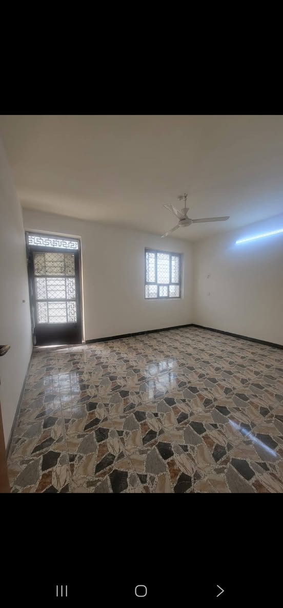 #دارللبيع
المساحة 50م  بواجهة 5×10
بناء حديث من الاساس و اضلاع مستقله 
 يحتوي على صالة ومطبخ  وخدمات صحية عدد 2 وغرف نوم عدد 2
 الموقع الغزالية شارع مدير الامن بداية مربع المدارس  للاستفسار الاتصال 
***********
او زيارة المكتب في الغزالية شارع البدالة مقابل الكوخ
 مكتب الهندسي للعقار
