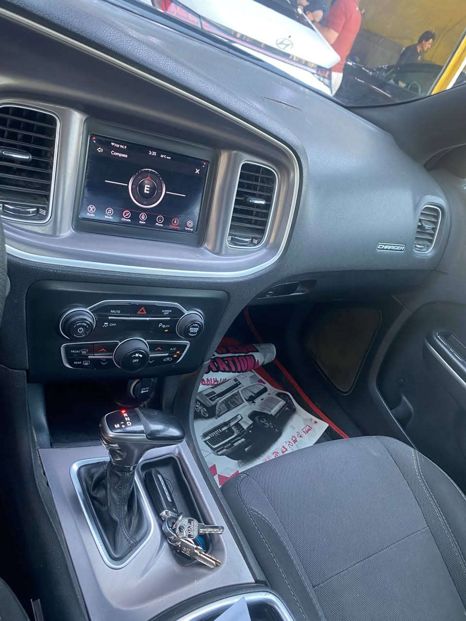 السلام عليكم
للبيع جاجر موديل 2019 وارد امريكي sxt
ستة سلندر محرك 3600 رقم بغداد انكليزي هزه وسنويه جديده لل31 نفاذ السنويه 
ماصفاتها بصمه شاشه كامر تحكمات ستيرن لدات كشنات كهرباء 
محرك كير صدر تبريد مكفول 
السياره مصبوغه حزام والسونار وصور الحاث مرفق بالمنشور 
السعر 14.000$ وبيها مجال 
عنوانها بغداد الدورة شارع ابو طياره 
***********
***********
*********** بغداد, العراق
