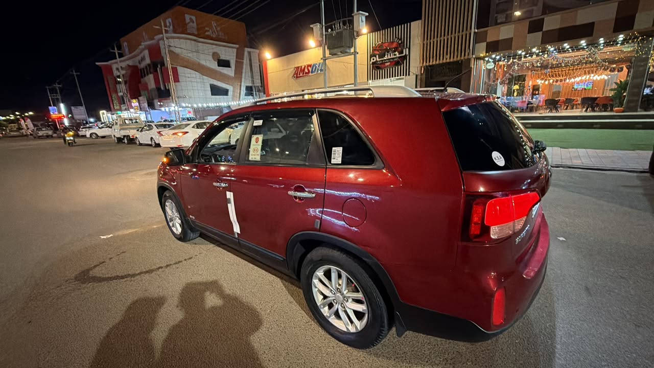 السلام عليكم
كيا سرنتو

موديل 2015

ماشيه 130

قطعه صبغ جوملغ

رقم اربيل تحويل مباشر

تحكمات جهتين

كشنات جلد كهرباء

هيترات كشنات

كامره

بردات ابواب

السعر 155 بيها مجال

*********** زيد الجبوري
