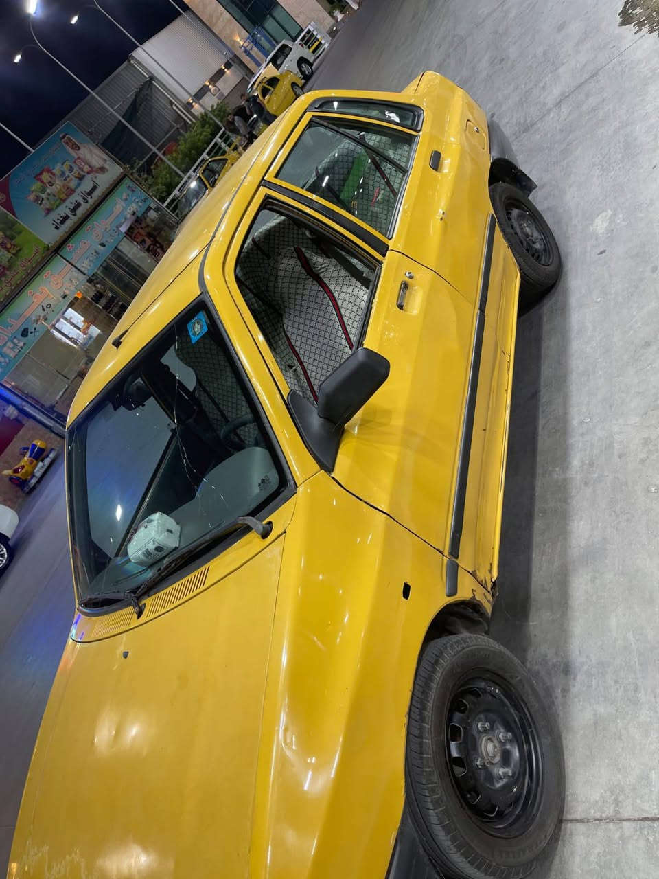 سايبا ٢٠١٥ 
السيارة موجود راعيها بس ماكو تحويل يومية مطلعلي سالفة تعبني لا يطلب عليها فلوس ولا أي شي بس يكول موحدة ضايعة ويريد يطلع وحدة جديدة
رقمي ***********
ابيعها وأنت و راعيها شوكت ما يحولك ما لي دخل 
المهم السيارة رايدها ٢٣ ورقة 
مكاني شعب 
مكان راعي السيارة البلديات
السيارة شغالة ونظيفة بيها طخة بالجاملغ الامامي والباب شي بسيط 
كل شيء واضح بالصور 
الشراي يخابر و بالخدمة 
السعر ٢٣ بيها مجال 
***********
