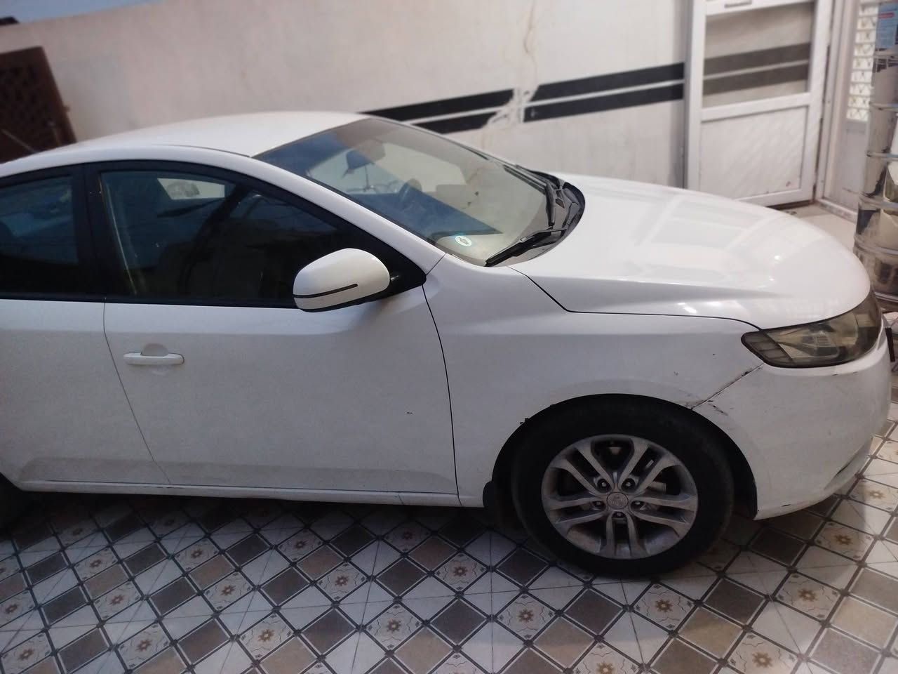 السلام عليكم سيراتو موديل 2011 مكفولة من الصبغ والضربة بغداد مشروع وطني رايدها 104 وبي مجال مكاني ديالى المقدادية الاتصال ***********0سنويه بسمي
