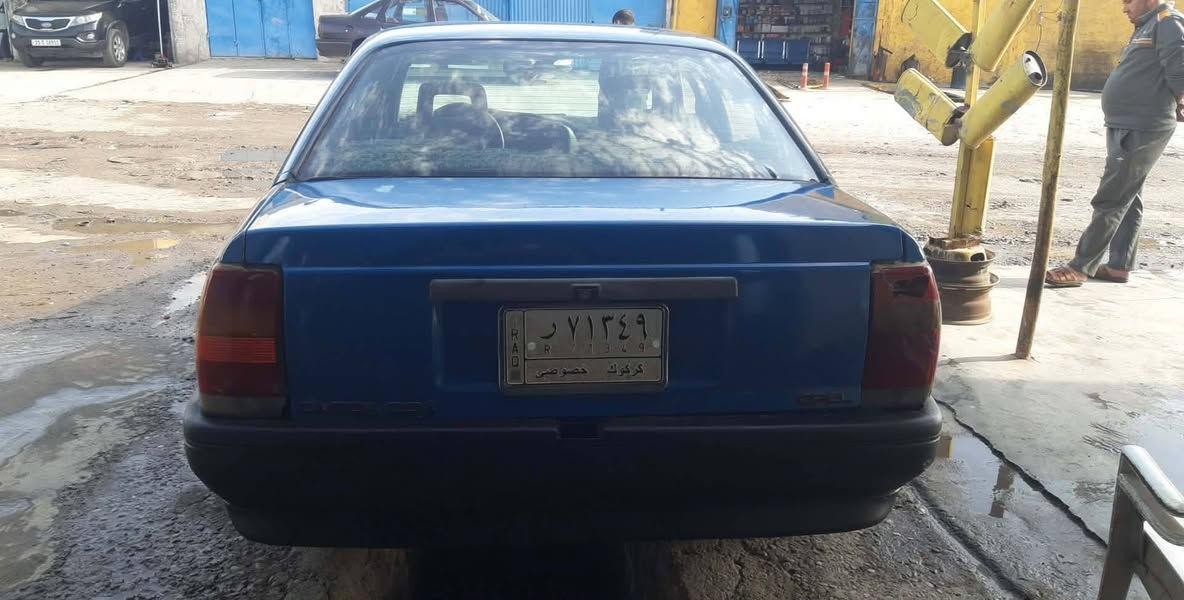 اوبل اوميكا موديل ٨٨
سنويه ساقطه بال٢١ انت تستلمه رقم دولي كامل بسمك 
رقم كركوك 
كير و محرك بدون عيب 
كير اوتوماتيك حجم ٢٠ 
صبغ جديد 
سعر رايدين ٢٥ و بي مجال قليل  
مكان سياره طوز خورماتو
***********
