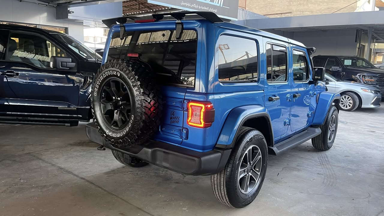 Jeep wrangler  sahara 2023

جێب ڕانگلەر  
2023
ڕادار
کامێرا 
شەغال
کوشن جلد و کارەبا و هیتەر
سوکان هیتەر
شاشە گەورە
لایت لید
سەیارەکە تەنهایەک جاملغی بۆیاخە بۆیاخە
هەموو گیانی بەشەرت 

***********

Jeep wrangler sahara

النوع : سيارة جيب رانكلر 
موديل السيارة : 2023

حجم محرك 4 سيلندر 
رادار للتحكيم سرعه و فول لايت
بصمة التشغيل 
بصمة ابواب 
كراسي تدفئة و كهربائي 
ستيرن تدفئة 
للتشغيل بعد 
تبريد قطعتين 
دفع رباعي 4*4 
وحدات تحكم تحديد سرعة اوامر صوتية المجلد 
شاشة كبيرة 
كاميرات
سستم سماعة أذن 
تراكشن يمنع الانزلاق 
نظام اوتو ستوب 
لايت زينون LED
ملاحظات: جاملع صبغ  

‎رقم الهاتف

***********

