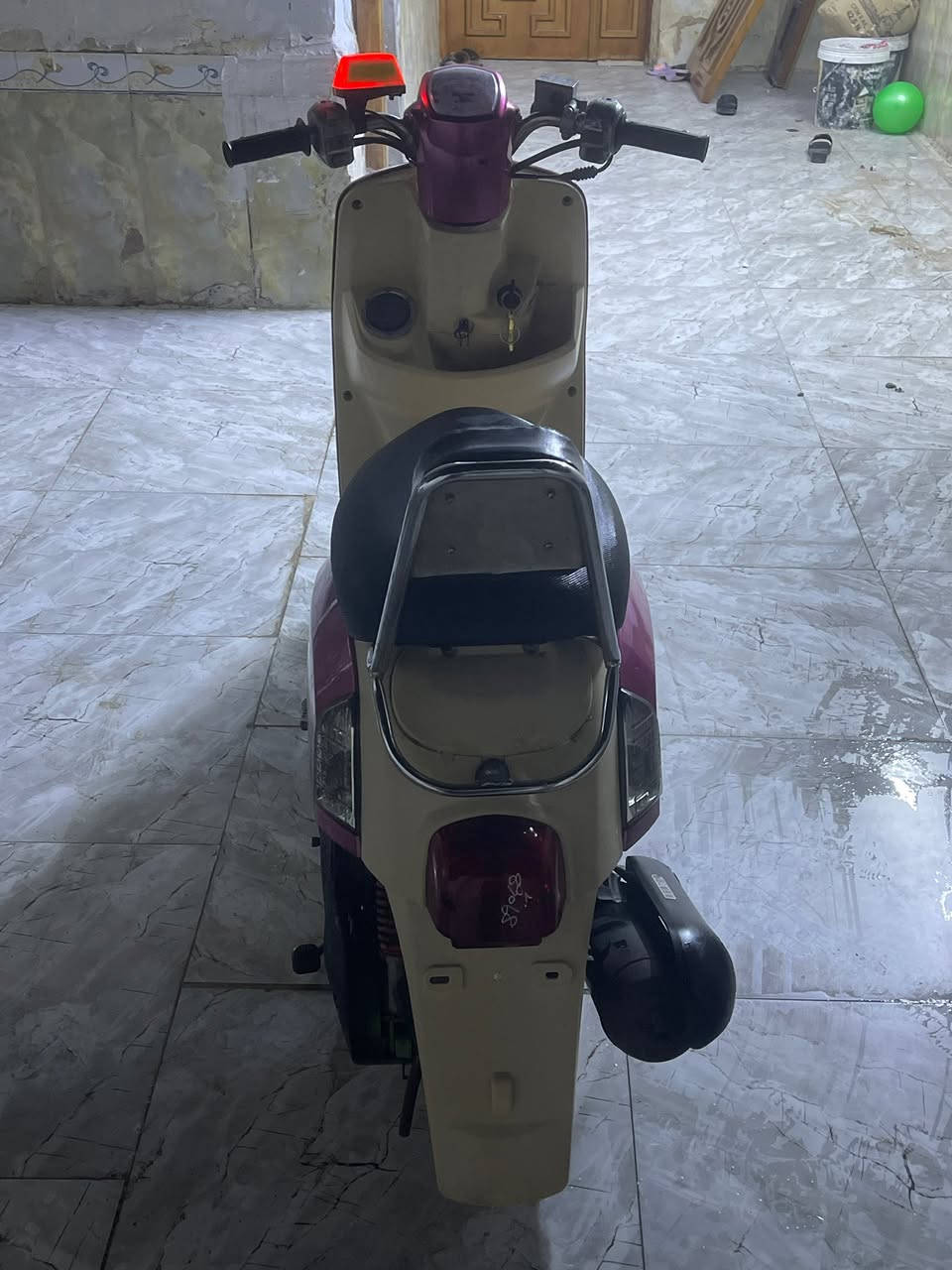 دراجة ماكس بوليسي رمبه صار شهرين مطلعها حاوية كفراتها الاصليات موجودات وصلها موجود كفاله كلشي بيها للأستفسار خاص 
وهذه رقمي ***********
