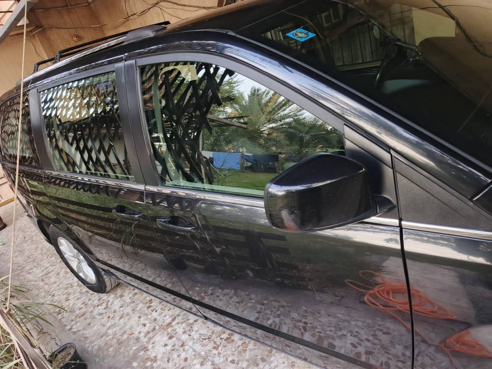 سلام عليكم دوج كرفان سيارة كلين سيارة جديدة حلوة مواصفات السيارة sxt سعر 205 الاتصال *********** بغداد, العراق
