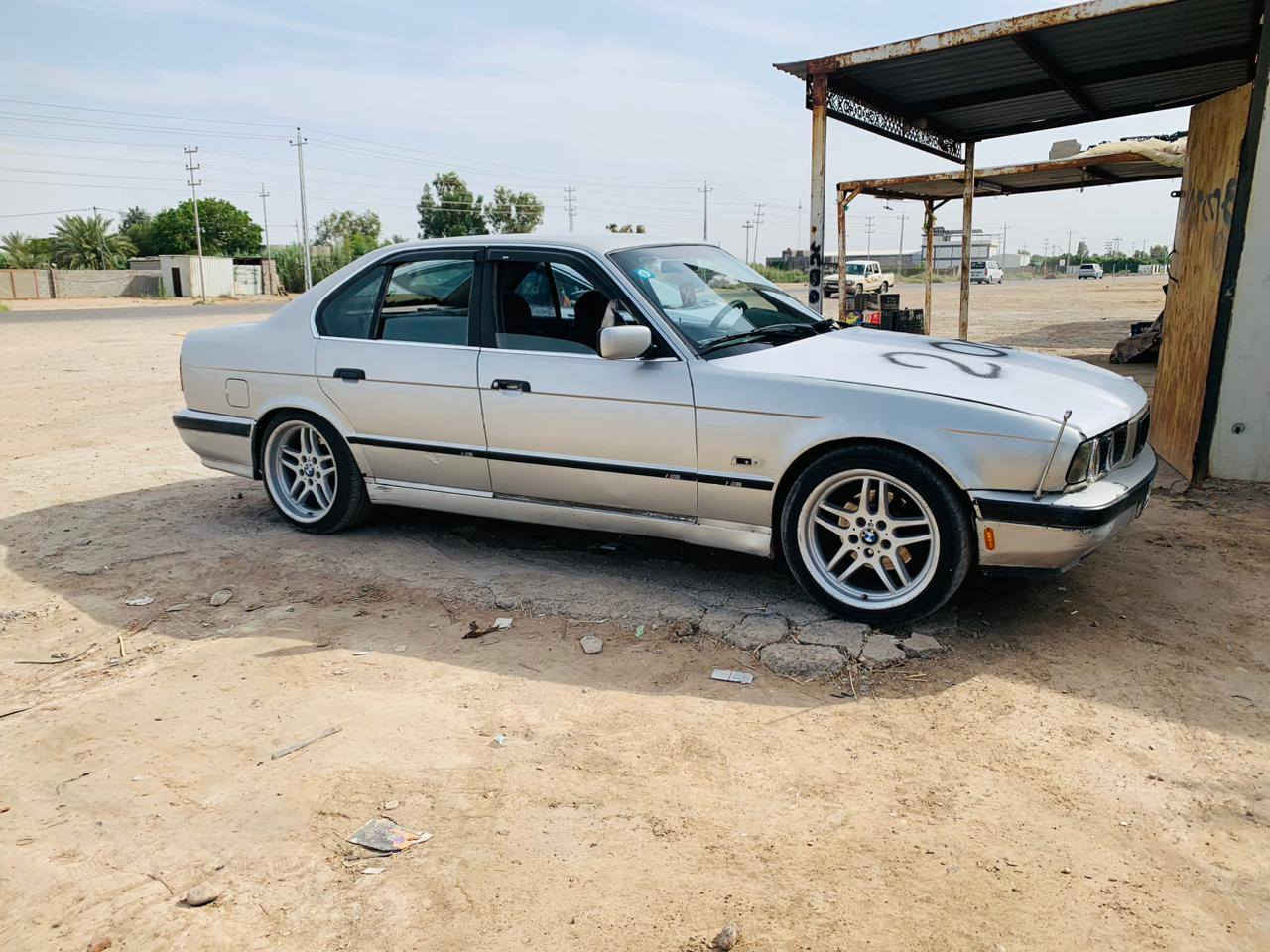 للبيع 520موديل 90 كير عادي محرك كير كفاله رقم بغداد انكليزي دواخل جديده السياره خير من الله  شلعه تشك الكاع مابيها نقص السعر 35وبيها مجال المكان واسط صويره ***********
