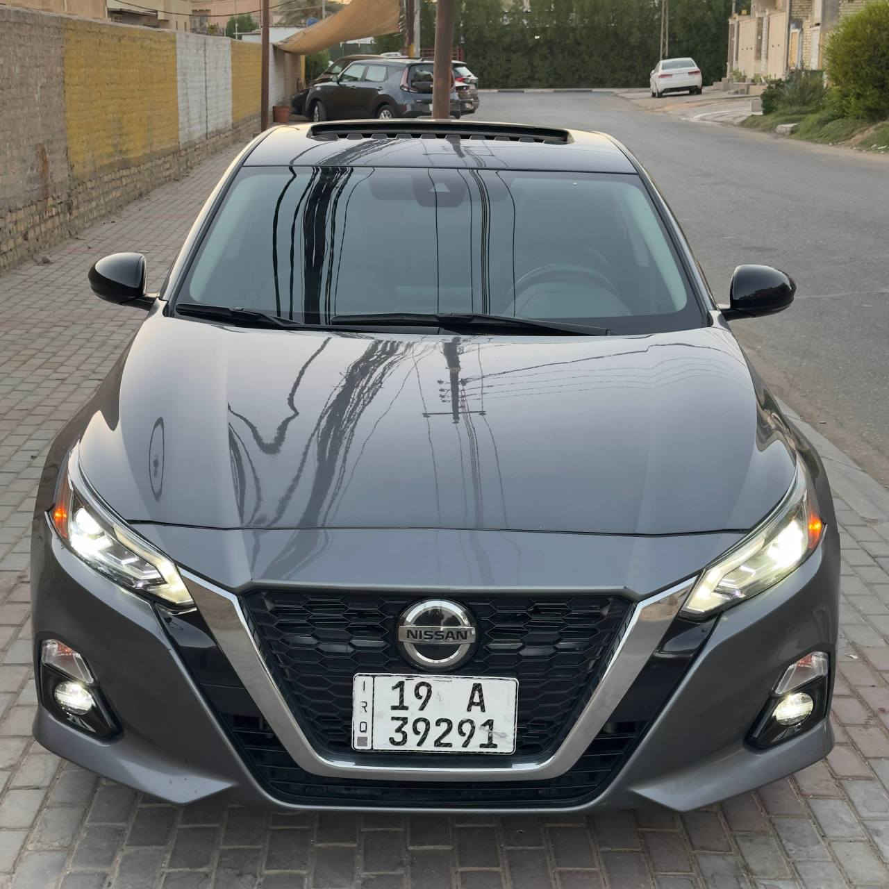 السلام عليكم
نيسان التيما SR بلاك MIDNIGHT اعله فأة التيما  فول 1/1 مديل 22
محرك 2500 ماشيه 45 الف كيلو
الون سمنتي مميز
المواصفات :
فتحة سقف
بصمة تشغيل +بصمة ابواب
تشغيل عن بعد 
كشنات جلد +كهرباء
شاشة اعطال
شاشه كبيره تدعم ابل كاربلي
كامره خلفيه
حساسات خلفيه
رادارات
اشاير بالمري
لايتات زنون Led
بك لايت Led
اوتو ستوب
قياده ذاتيه
توقف ذاتي
هاند بريك بصمه
ستيرن حرف Dرياضي
ويل كروم مميز 
فول تحكم ستيرن
سماعات وصوت فول تجسيم بلادي
نظام مانع انزلاق
تبريد ثلج +مناخي
منافذ تايب سي
دبل لكزوز
كروز سرعه
وبعد بيها مواصفات
الرقم :كربلاء انكليزي
السعر :158 
الحادث :3قطع وحده صبغ و2تبديل اصليات نفس الون  
العنوان: كربلاء (حي الحسين) 
الأستفسار الاتصال 
*********** كربلاء, العراق
