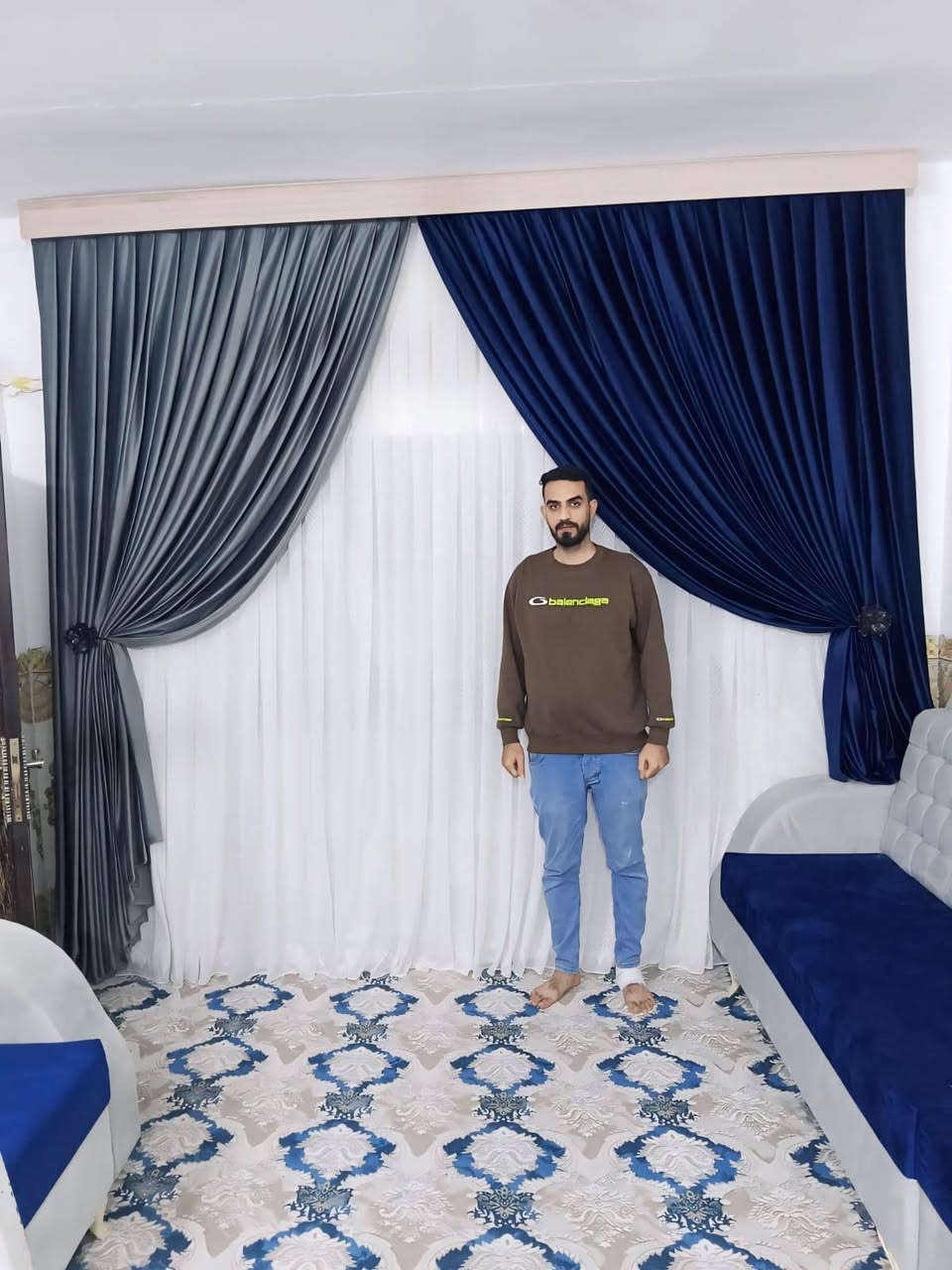 عرض تفليش الأسعار 
 اقره المشور 
شباك عرض مترين سعر 80 الف 
شباك عرض مترين ونص سعر 100 الف 
شباك عرض 3 متر سعر 125 الف 
يشمل اقماش مخمل تركي مكبس + تور مكبس +سكه+ اكسسوارات 
يوجد توصيل كل العراق 
يوجد اخذ قياسات + شد داخل الرفاعي 
الحجز ***********

عنوان ذي قار فضاء الرفاعي سوق المسقوف قيصريه الحاج طارق سوق الخياطين
