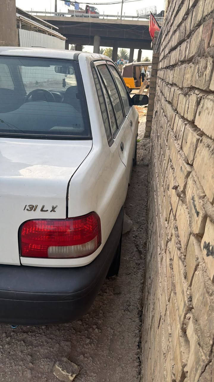 السلام عليكم سايبة 2012 للبيع بأسمي رقم بغداد لشراي يتصل ويدلل 42 رقمي ***********
