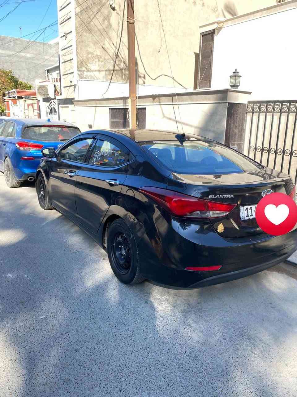 الانترا 2016 وارد امريكي 
مكينة 1.8 وكير تمام والحمد لله
تبريد ممتاز وتم تبديل منظومة التبريد كاملة
ماشية 187 ألف ميل قابل للزيادة
اللون أسود
شاشة + كاميرا خلفية

السيارة داخله كلين كما موضح بصور 
صار بيها ضربة باب السايق وتم تبديل باب السائق وصيغ جاملغ امامي بدون دواخل 

✔️ لغود سليمه
✔️ جميع الايربكات سليمه
✔️ الشاصي مكفول
السعر المطلوب 107 وبيها مجال 
السيارة نظيفة وجاهزة وما تحتاج شي 
*********** 
عنوان سياره بغداد
