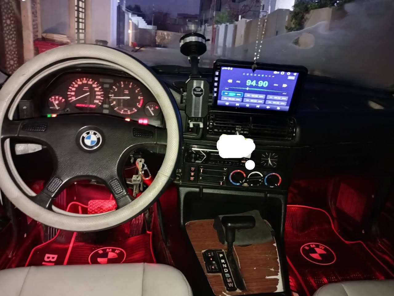 للبيع محرك 525i
بدون صبغ ولا ضرر تبريد و تدفئه شغاله كير اوتو السياره بسمي صفر غرامه 
للاستفسار على الرقم ***********
