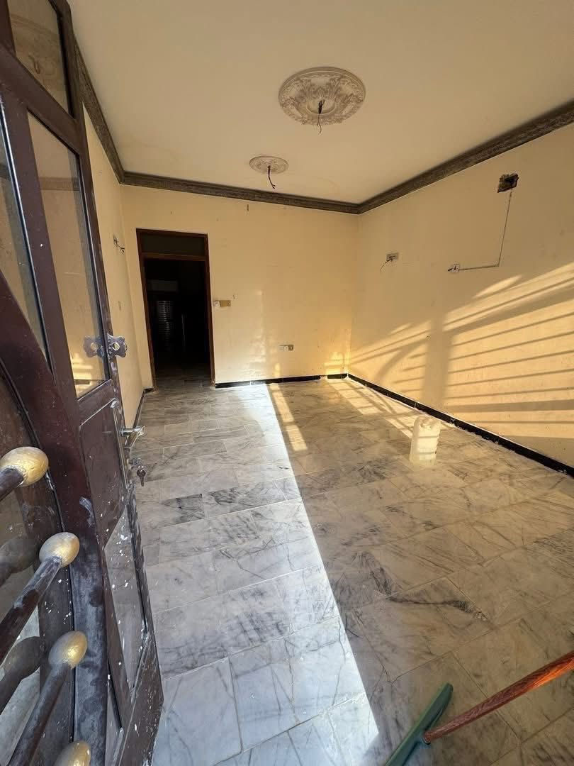 #للايجار_____في_____السيدية
🏡 مشتمل مساحة 50 متر نظيف جداً

يتكون من:
▪️ غرفتين نوم
▪️ صالة
▪️ مطبخ
▪️ خدمات صحية عدد 2

💰 الايجار: 750 ألف

📞 للاستفسار الاتصال على الأرقام التالية:
***********

✨ مكتب حلم عقاري
يتوفر لدينا عروض أخرى بمختلف الأسعار والمساحات

