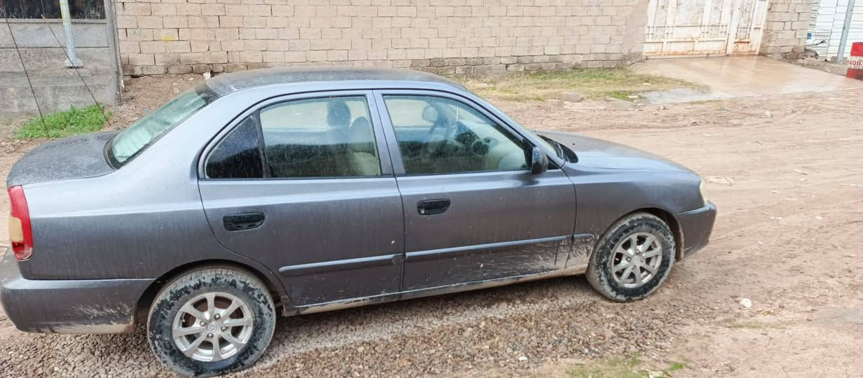 للبيع اكسنت 2009
سياره جديده وحلوه مابيه اي نقص 
كير ومحرك شرط تبريد ثلج تدفئة شغال 
بدون صبغ بدون معجون بس الهلال خلف السائق خياس مصلح يم التاير خلفي
مكان السياره صلاح الدين الضلوعية 
***********
السعر 37بيه مجال 
يرهم مراوس 
باقي التفاصيل اتصل وتدلل
كير عادي 
السياره منفيس اوراق موجوده كامله وصاحب السياره موجود
والسوك كلشي بيه
